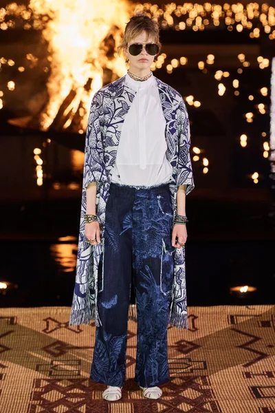Look 53